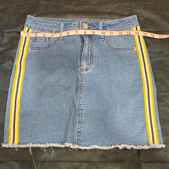 🔥GUESS Denim Skirt with Yellow Stripes🔥 - Picture 4 of 6